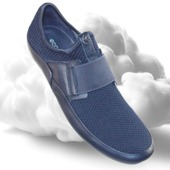 Ecco Soft 7 Danish Design Dark Blue Woven Casual Slip On Sneaker, Size 8 - Picture 1 of 8